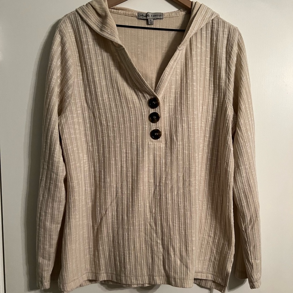 Hooded sweater